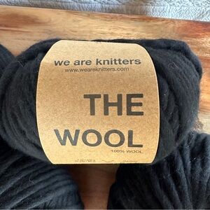 Bundle of 5 balls of yarn